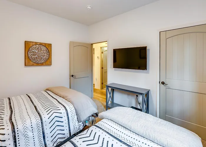 Convenient Fairbanks Guest Suite With Grill!