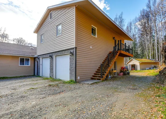 Convenient Fairbanks Guest Suite With Grill!